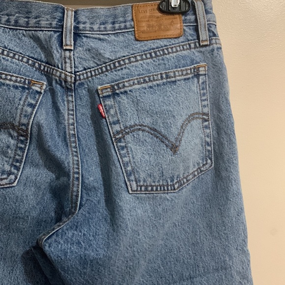 Levi’s | Light Red Tag Button Fly WEDGIE High Rise Raw Hem Jeans Size 27 Classic - Picture 2 of 9
